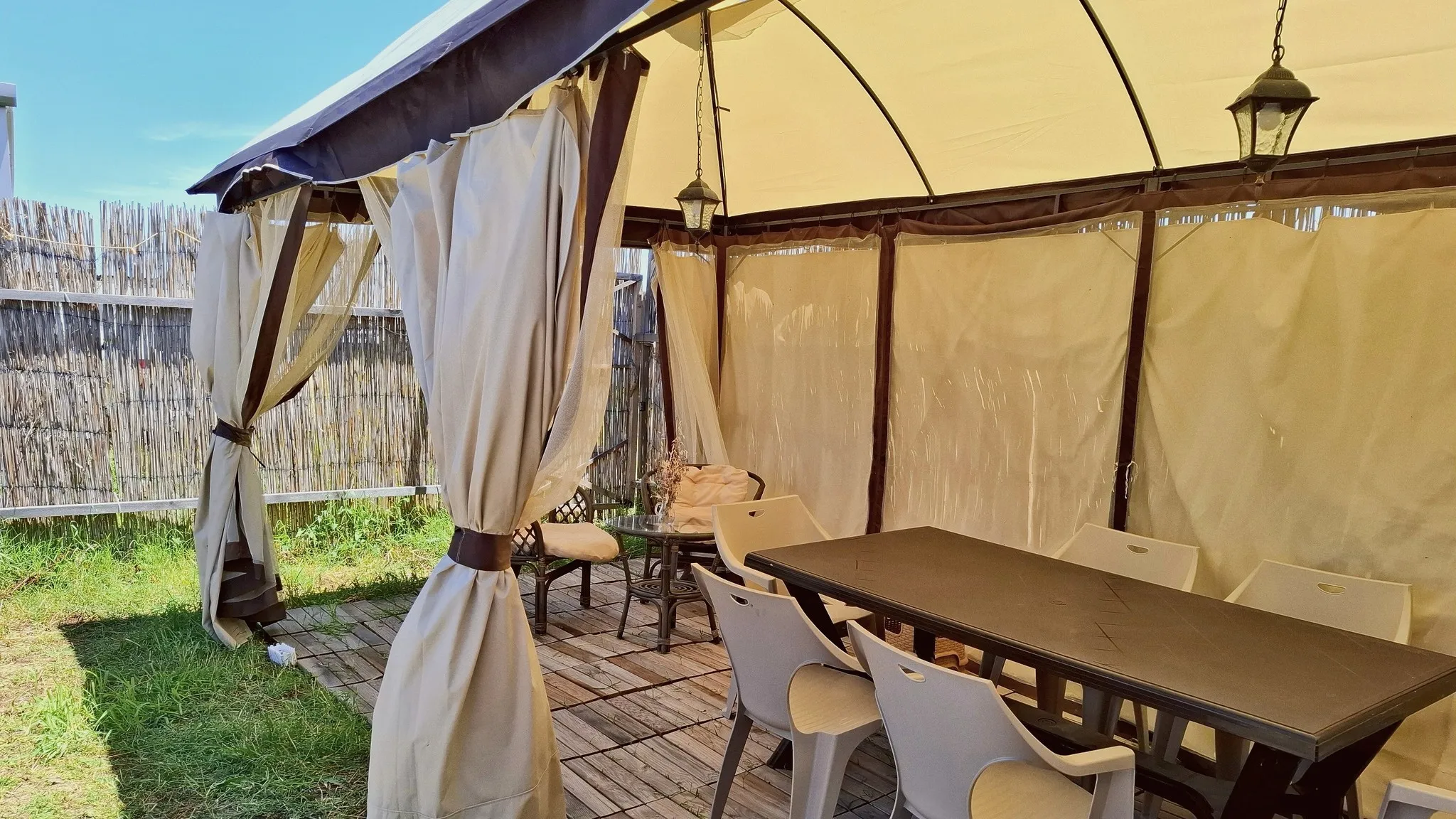 Summertime Sea House с обособена външна зона